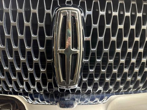 Used 2021 Lincoln Navigator Reserve w/ Luxury Package AWD/4WD image 9