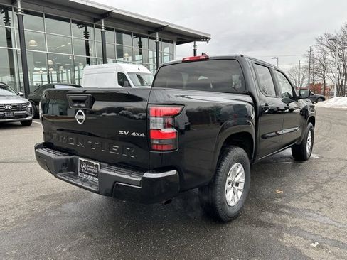 Used 2024 Nissan Frontier SV image 7