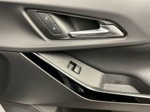 Certified 2025 Chevrolet Equinox LT image 24