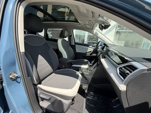 New 2026 Volkswagen Taos SE AWD/4WD image 21