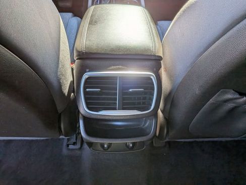 Used 2019 Hyundai Santa Fe SE image 29