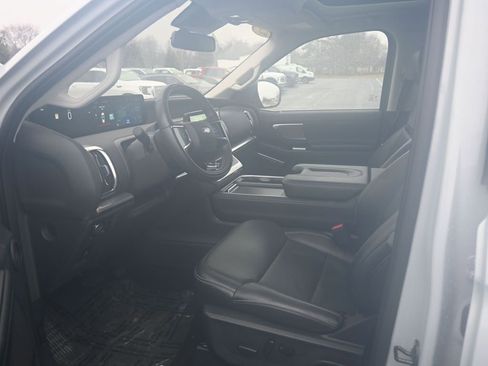 Used 2025 Ford Expedition Max Platinum image 30