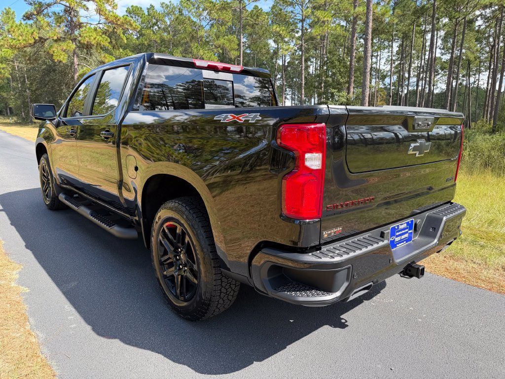 New 2026 Chevrolet Silverado 1500 RST w/ Redline Edition AWD/4WD image 3