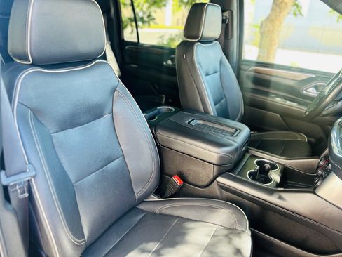 Used 2023 Chevrolet Suburban Premier AWD/4WD image 26