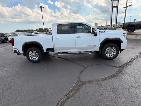 Used 2022 GMC Sierra 2500 Denali w/ Denali Ultimate Package AWD/4WD image 2