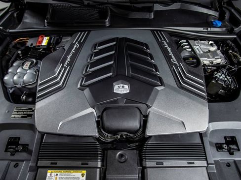 Used 2021 Lamborghini Urus AWD/4WD image 45