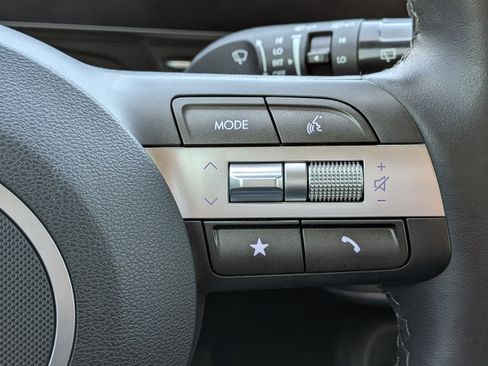 Certified 2025 Hyundai Kona SEL image 25