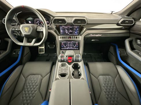 Used 2024 Lamborghini Urus Performante AWD/4WD image 22