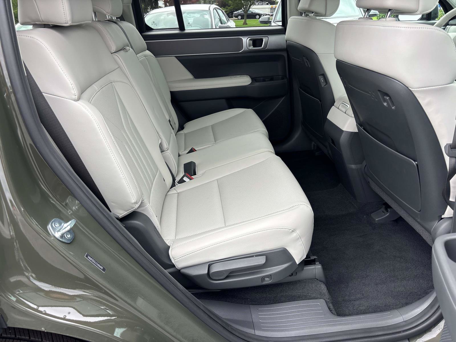 Certified 2026 Hyundai Santa Fe SEL w/ Tow & Go Package AWD/4WD image 16