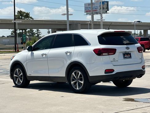 Used 2020 Kia Sorento AWD V6 image 4