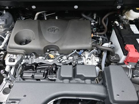 Used 2024 Toyota RAV4 XLE Premium image 31