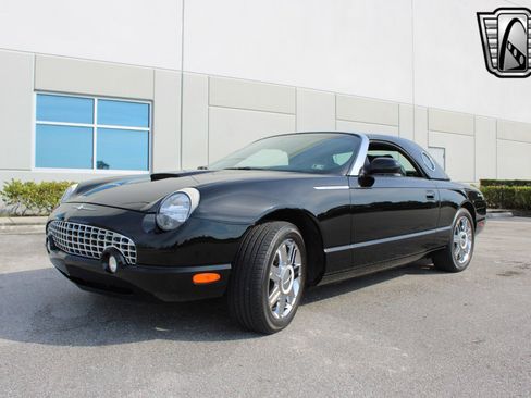 Used 2005 Ford Thunderbird 50th Anniversary image 25