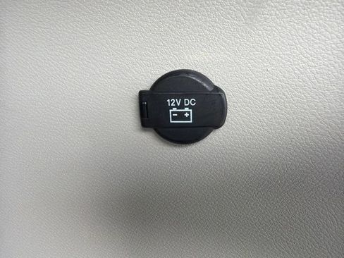 Used 2023 Chrysler Pacifica Touring-L FWD image 11