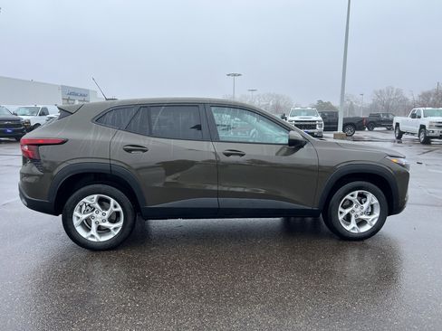 Certified 2024 Chevrolet Trax LS w/ LS Convenience Package image 9