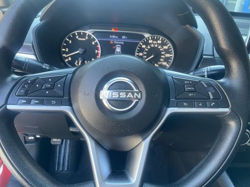 Used 2025 Nissan Altima 2.5 SV FWD image 28