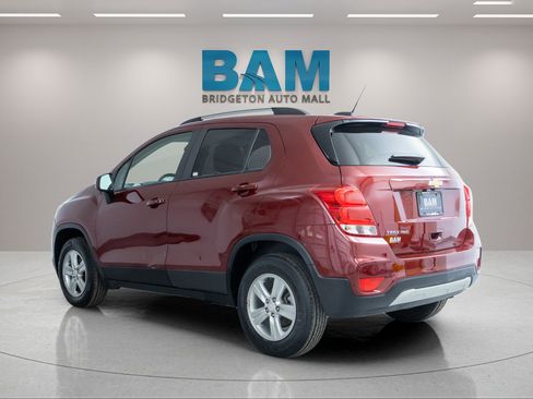 Certified 2022 Chevrolet Trax LT w/ LT Convenience Package AWD/4WD image 5