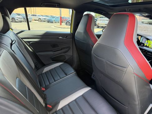 Used 2022 Volkswagen GTI Autobahn FWD image 40