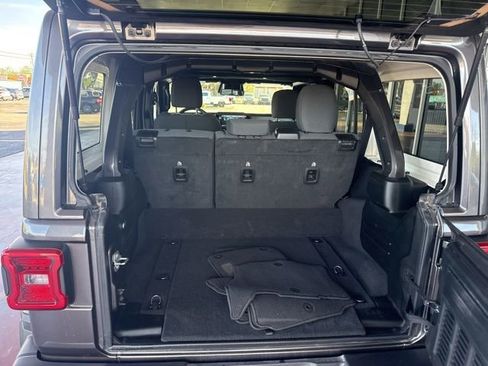 Used 2025 Jeep Wrangler Unlimited Sahara w/ Safety Group AWD/4WD image 8