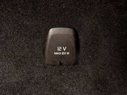 Used 2023 Volvo XC90 T8 Plus w/ Protection Package Premier image 10