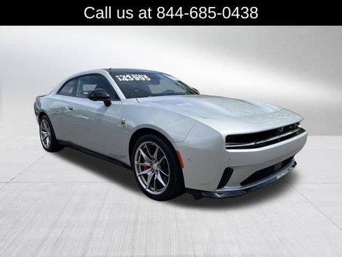 Used 2024 Dodge Charger Daytona Scat Pack w/ Plus Group AWD/4WD image 3