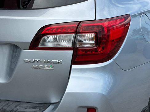 Used 2015 Subaru Outback 2.5i Limited AWD/4WD image 24