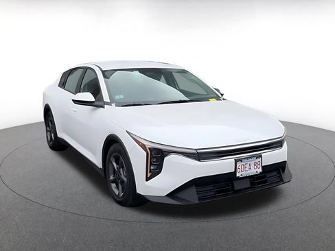 Used 2025 Kia K4 FWD image 3