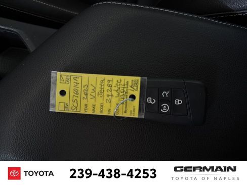 Used 2023 Volkswagen Jetta SE w/ Panoramic Sunroof Package image 24