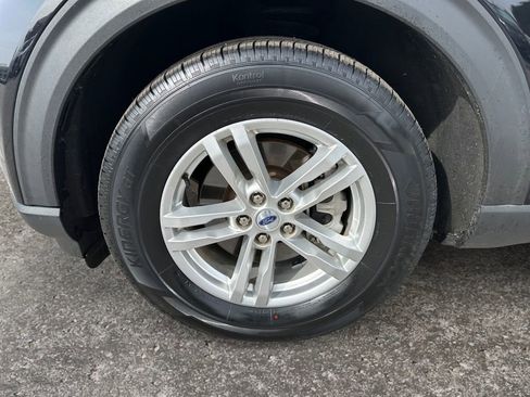 Used 2022 Ford Explorer XLT image 8