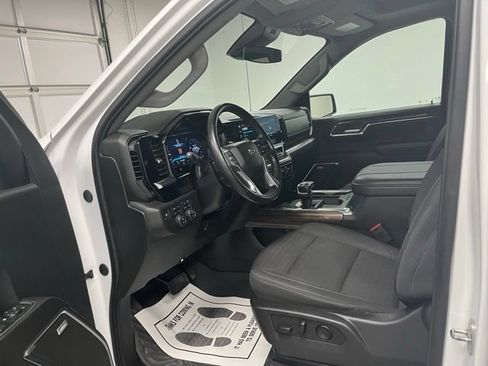 Used 2024 Chevrolet Silverado 1500 RST w/ Convenience Package II AWD/4WD image 18