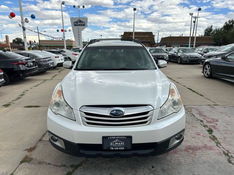 Used 2012 Subaru Outback 2.5i Premium w/ All-Weather Pkg AWD/4WD image 2