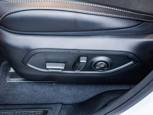 New 2025 Jeep Grand Cherokee Altitude image 23