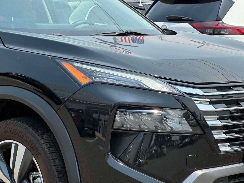 Used 2024 Nissan Rogue SL w/ SL Premium Package AWD/4WD image 8