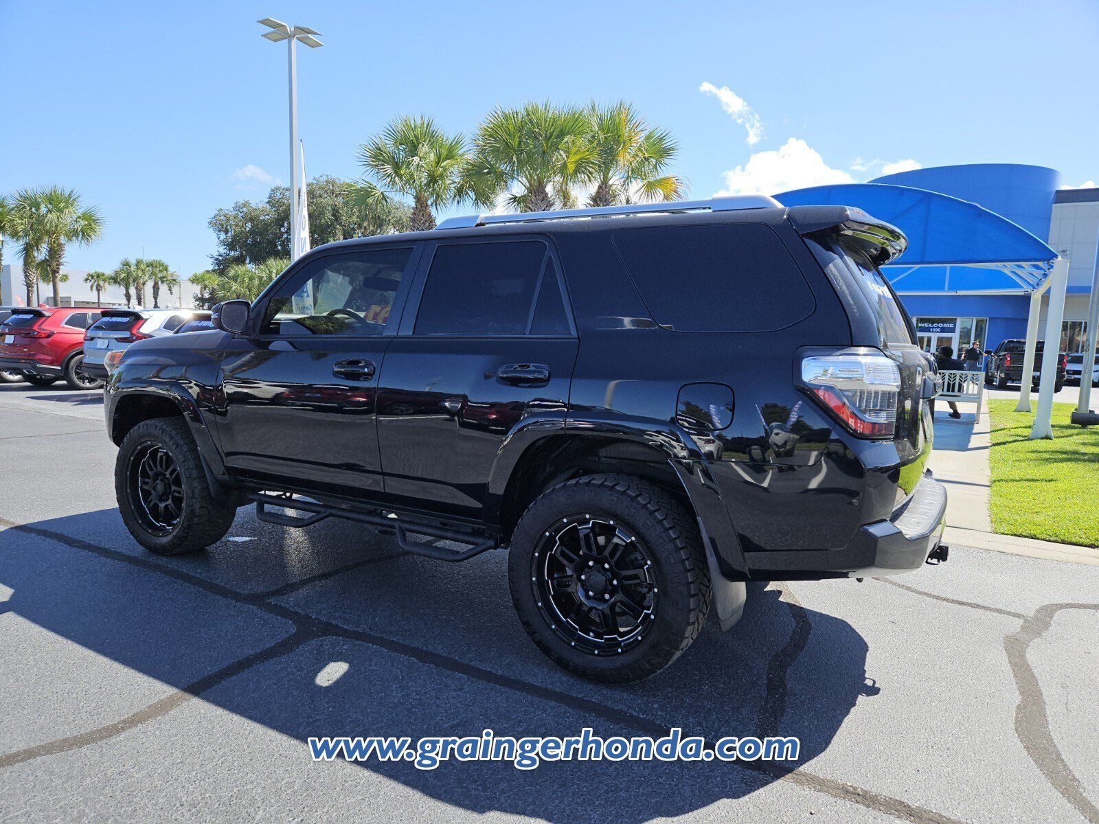 Used 2018 Toyota 4Runner SR5 Premium RWD image 3