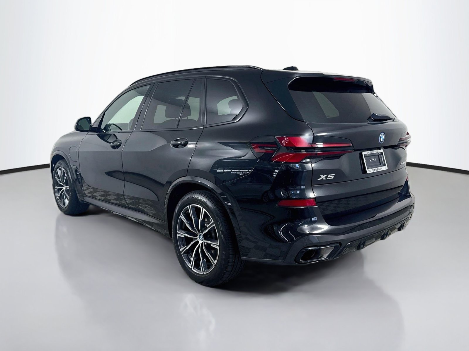 Used 2024 BMW X5 xDrive50e w/ M Sport Package AWD/4WD image 3