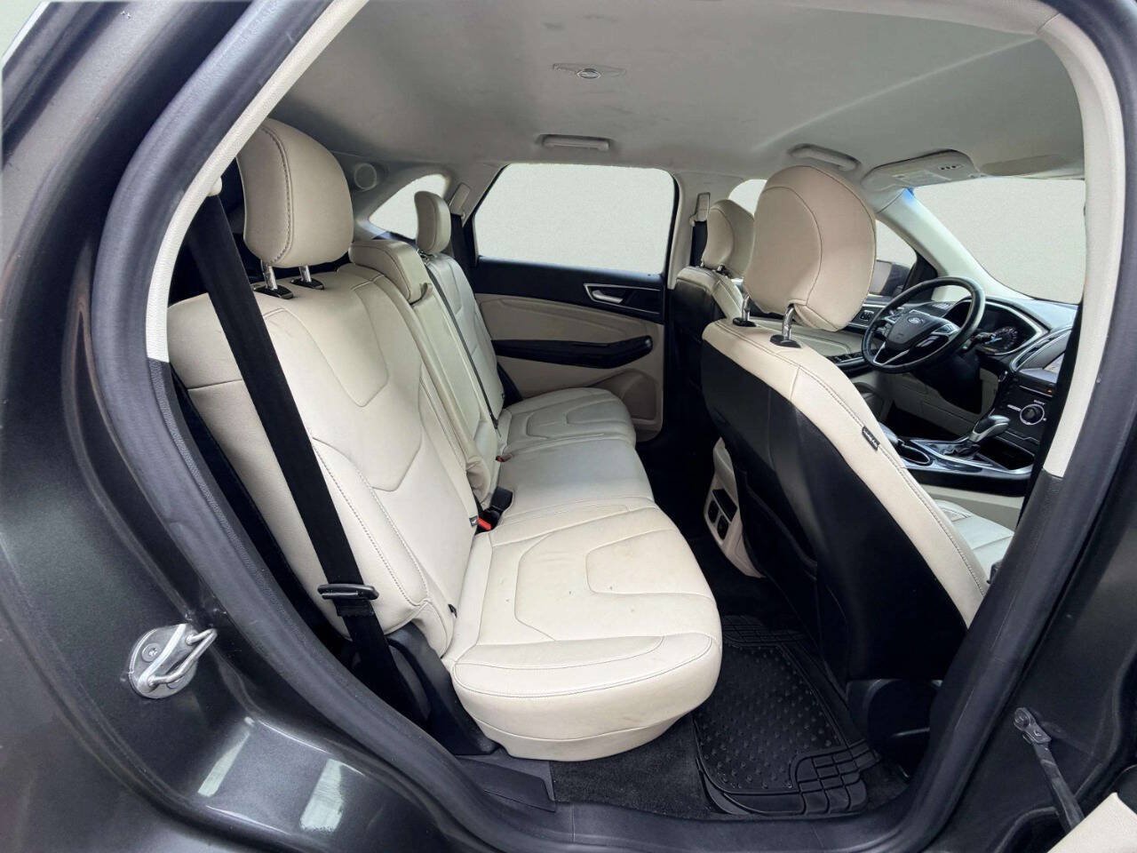 Used 2016 Ford Edge Titanium w/ Technology Package AWD/4WD image 27