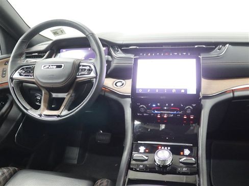 Used 2023 Jeep Grand Cherokee L Summit w/ Advanced Protech Group IV AWD/4WD image 27