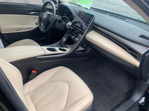 Used 2022 Toyota Avalon XLE w/ Moonroof Package FWD image 18