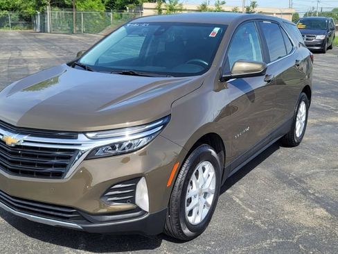 Used 2024 Chevrolet Equinox LT w/ LPO, Floor Liner Package FWD image 3