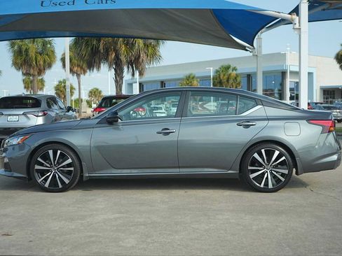 Used 2019 Nissan Altima 2.5 SR w/ SR Premium Package FWD image 3