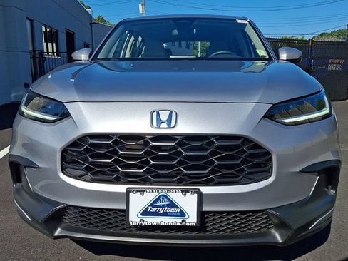 Used 2024 Honda HR-V LX image 2