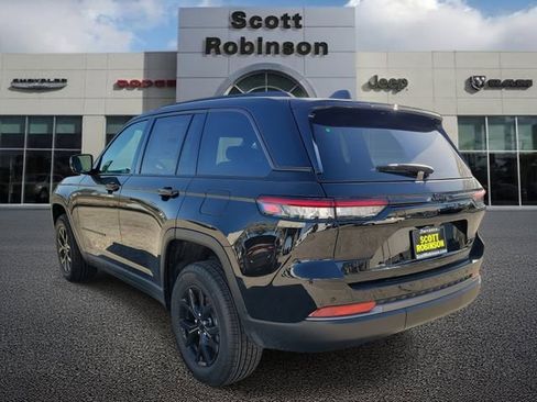 New 2026 Jeep Grand Cherokee Altitude image 3