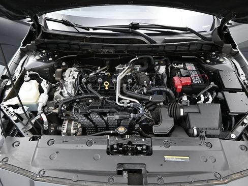 Used 2024 Nissan Altima 2.5 SV FWD image 5