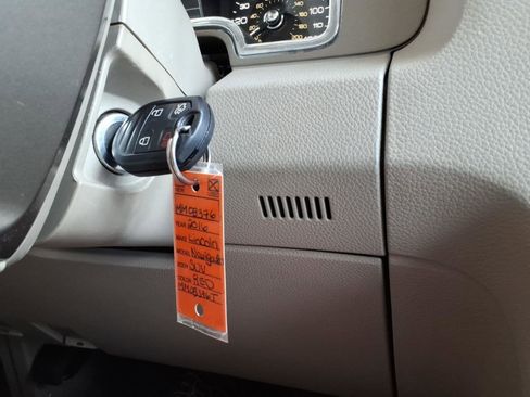 Used 2014 Lincoln Navigator L 4WD image 28