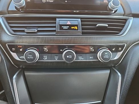 Used 2018 Honda Accord Touring image 24