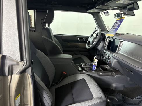 Certified 2025 Ford Bronco 2-Door AWD/4WD image 30