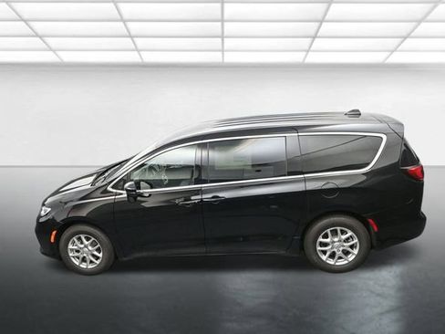 New 2026 Chrysler Pacifica Select image 13