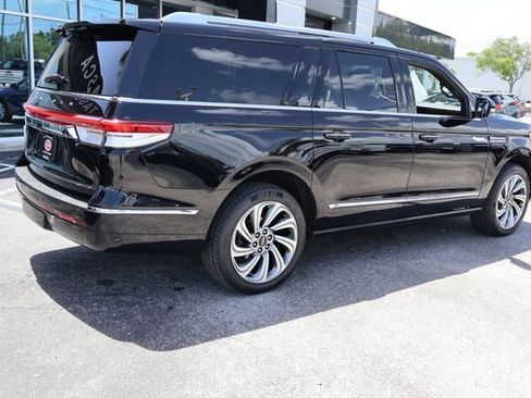 Certified 2023 Lincoln Navigator L Reserve AWD/4WD image 7