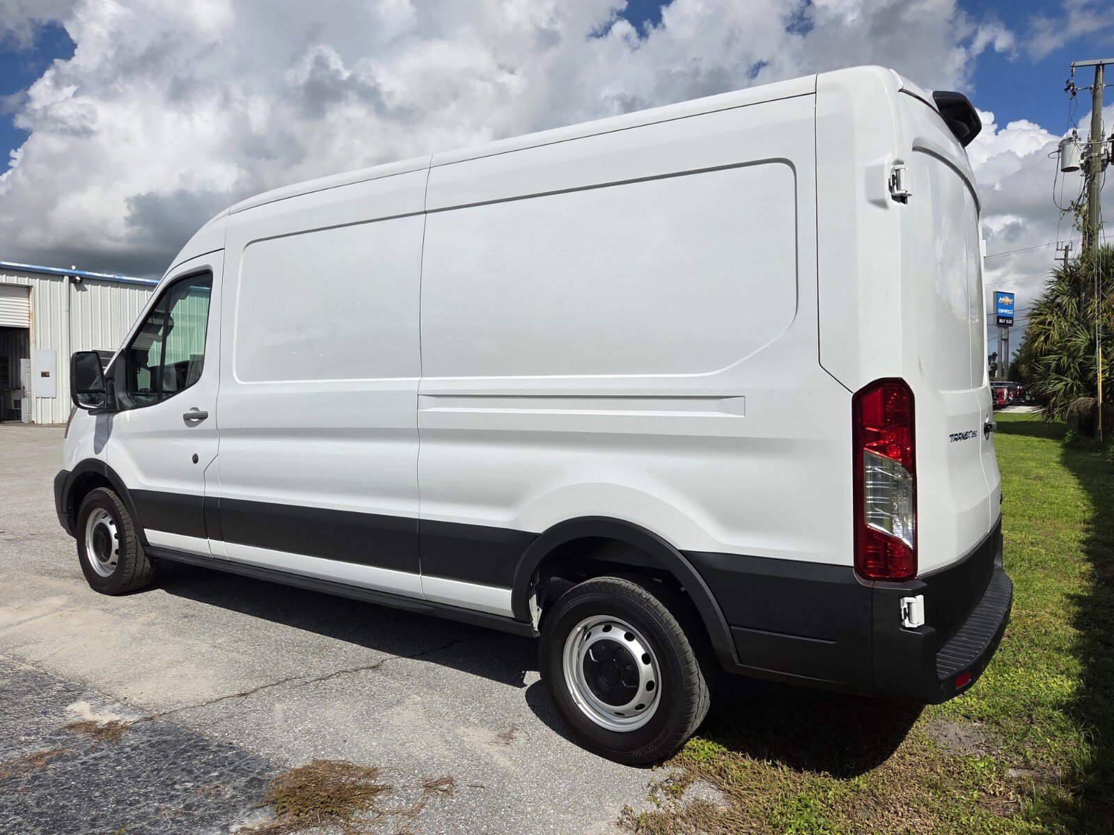 Used 2025 Ford Transit 250 148 Medium Roof w/ Load Area Protection Package RWD image 3
