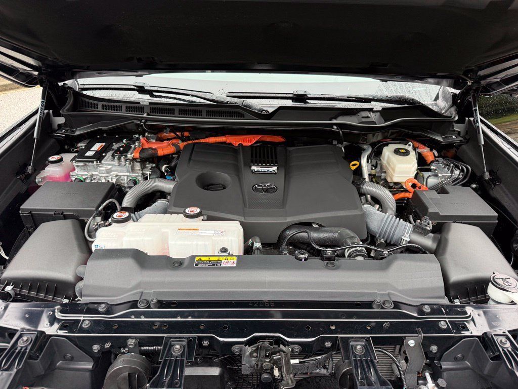 Used 2024 Toyota Tundra Capstone AWD/4WD image 16