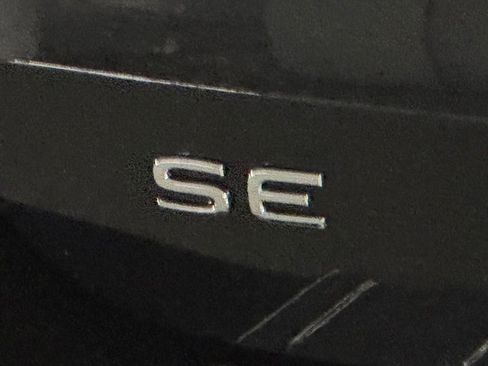 New 2025 Volkswagen Taos SE image 37